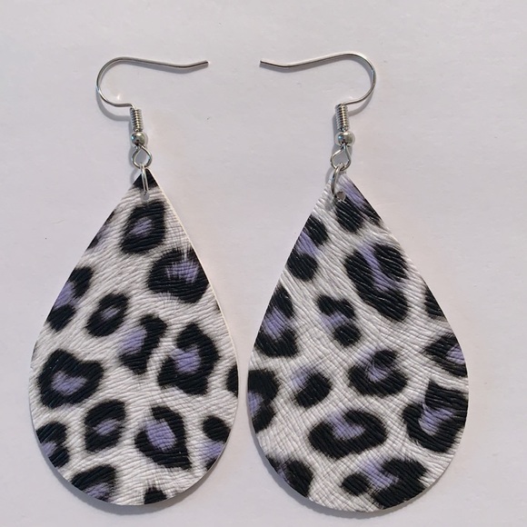 🖤Pick Any 3 for $12🖤 Faux Leather Dangle Earrings Animal Print - Picture 2 of 6